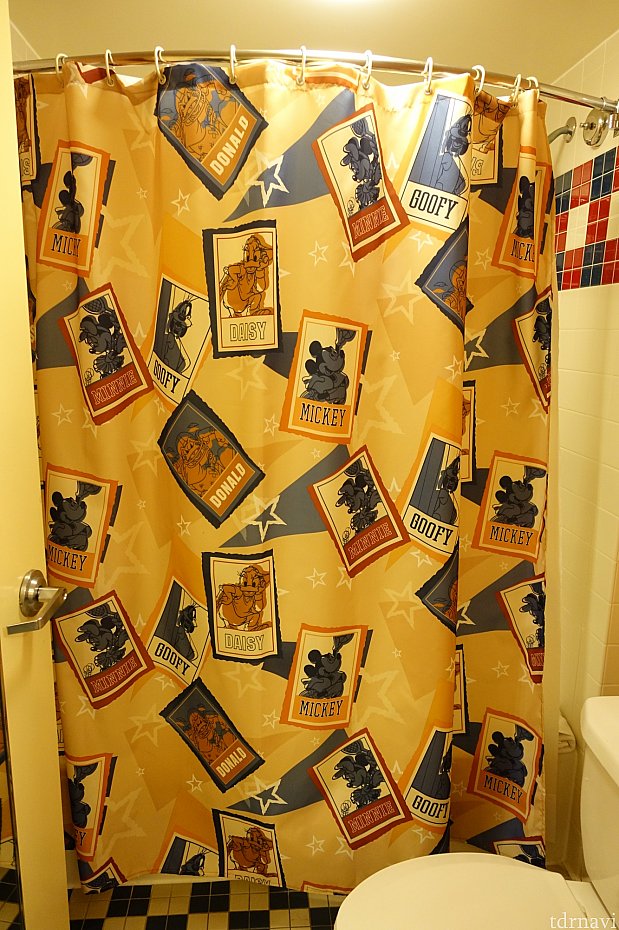 シャワーカーテンがディズニーデザインでカワイイです。