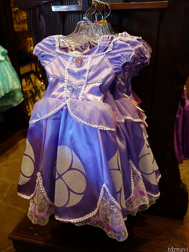 ディズニー・ジュニアのソフィアのドレス