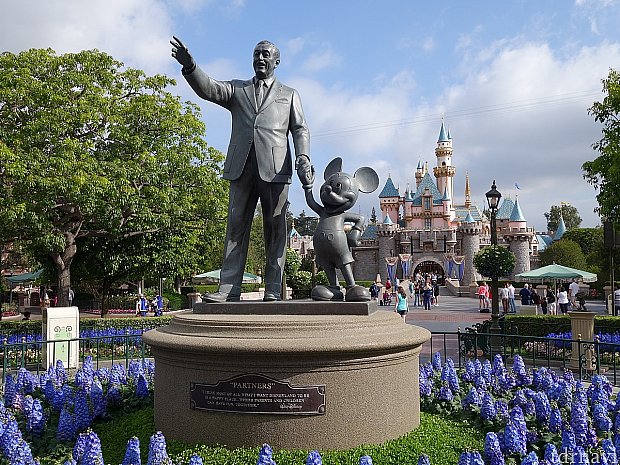 米ディズニーランド60周年の初日レポ決定!WDWの現地レポもやります!
