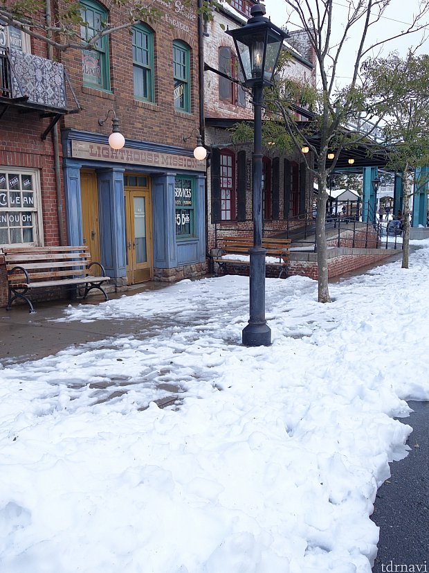 雪が積もるニューヨークの街並み
