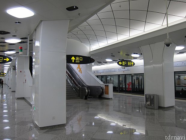 新しい駅なのできれいな駅です。
