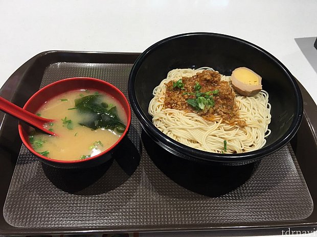 特制辣肉拌面@18元で味噌汁つき!美味しかった〜😍