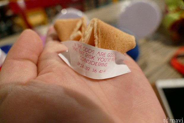 おみくじごと食べないように注意!クッキーも美味しかったです!