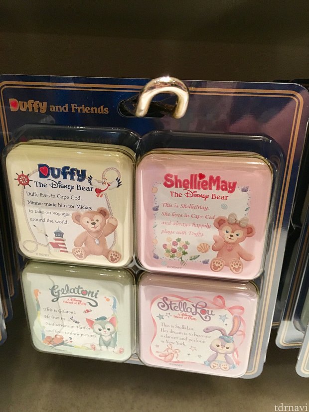 キャンディーは小さな缶です。