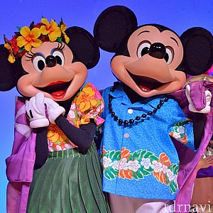 ミッキーのレインボー・ルアウ