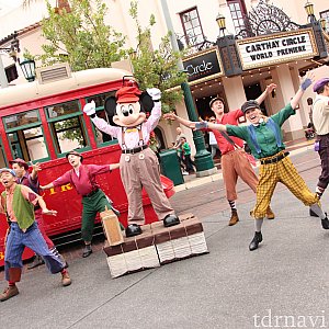 レッドカー・トロリー・ニュース・ボーイズ