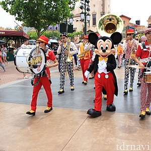 上海ディズニーランド・バンド