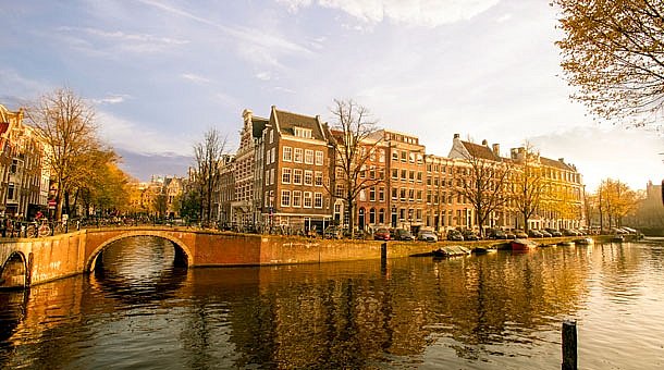新しい寄港地であるアムステルダム（オランダ）
