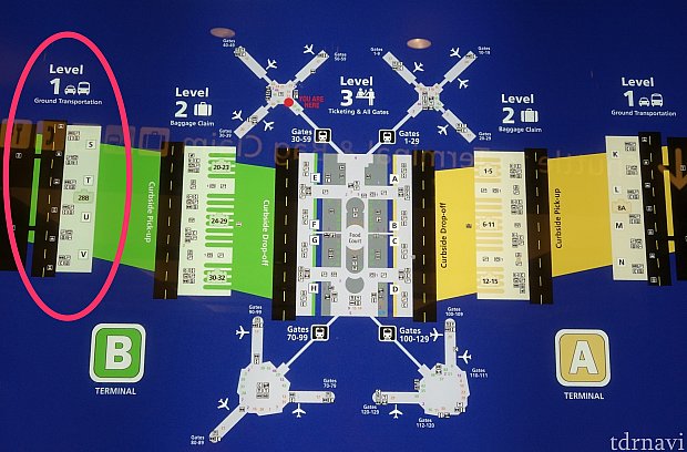オーランド国際空港のフロアマップ。「Side B」の「Level 1」に向かいましょう。AサイドとBサイドは3階で繋がっています。