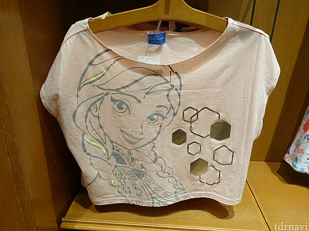 Tシャツ（2900円）
