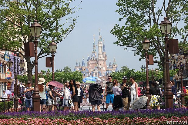 上海ディズニーランドの来園者が100万人突破、拡張工事もスタート