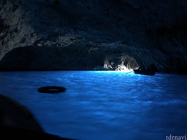 青の洞窟は素晴らしいです。ぜひ一度は訪れて欲しいです。