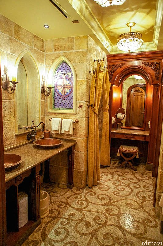 シンデレラ城に泊まれる シンデレラ スイート を潜入レポ バスルームには驚きの仕掛けが
