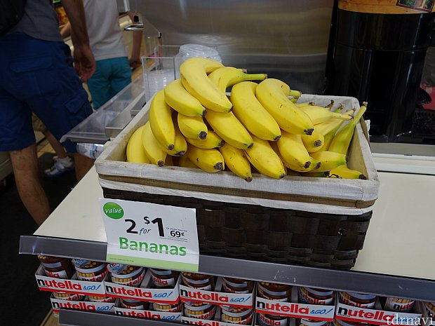 バナナも売っています。2本で1.69ドル。