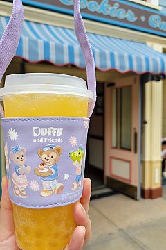 ダッフィーフレンズ勢揃いのかわいいドリンクホルダーが買えました
