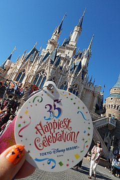 セレブレーションストリートで最高にハッピーなサプライズ！ 35周年