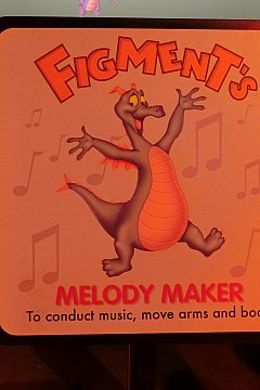 エプコットのオリジナルキャラクター「フィグメント」に会える（フロリダ）