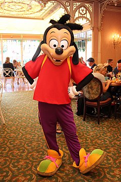 エプロン姿のミニーちゃんがかわいい！ プラザ・イン（カリフォルニア）