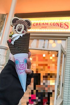 抹茶味のソフトクリームは21年6月30日まで サダハルアオキ ディズニーの抹茶ソフトクリーム アイスクリーム コーン