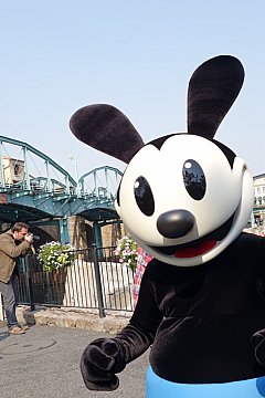 驚きのコミカルさ オズワルド グリーティング