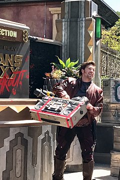 アベンジャーズ・キャンパス | カリフォルニア・アドベンチャー