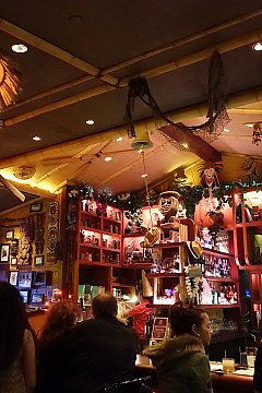 トレーダー・サムの魅惑のチキバーの場所 | ディズニーランド