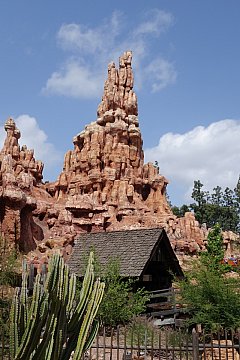 パリ】パリ版の ” ビッグサンダー・マウンテン ” は世界一