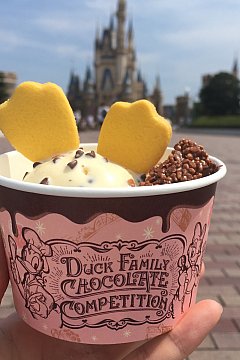 抹茶味のソフトクリームは21年6月30日まで サダハルアオキ ディズニーの抹茶ソフトクリーム アイスクリーム コーン