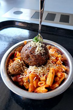ピンバッジ カリフォルニア フォレスト アカデミー ピム・テスト・キッチンの場所 | カリフォルニア・アドベンチャー