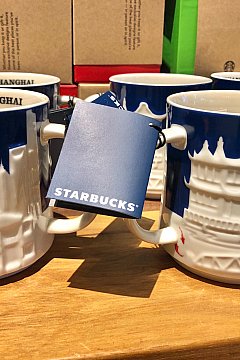 上海　スターバックス　ディズニータウン店限定　折りたたみ傘 上海ディズニー限定！ 折りたたみ傘 - メルカリ