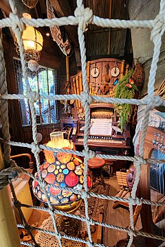 ターザンの世界を味わえる！ アドベンチャーランド・ツリーハウス