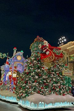 スモールワールドのホリデーバージョンinアナハイム | クリスマス