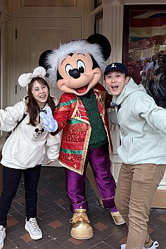 2723.昔の海外ディズニーランドアナハイムキャストピンクリスマスストッキング スモールワールドのホリデーバージョンinアナハイム | クリスマス