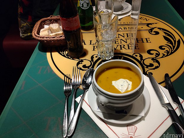 レミーのアトラクションに乗ったあとがおすすめ！メニューはランチ