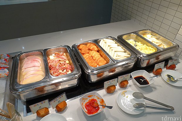 これが温かい食事コーナーだ!