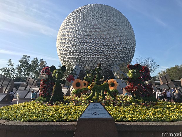 バッジ　海外　ディズニー　USA Epcot center エプコット　レア Epcot Badge Retro