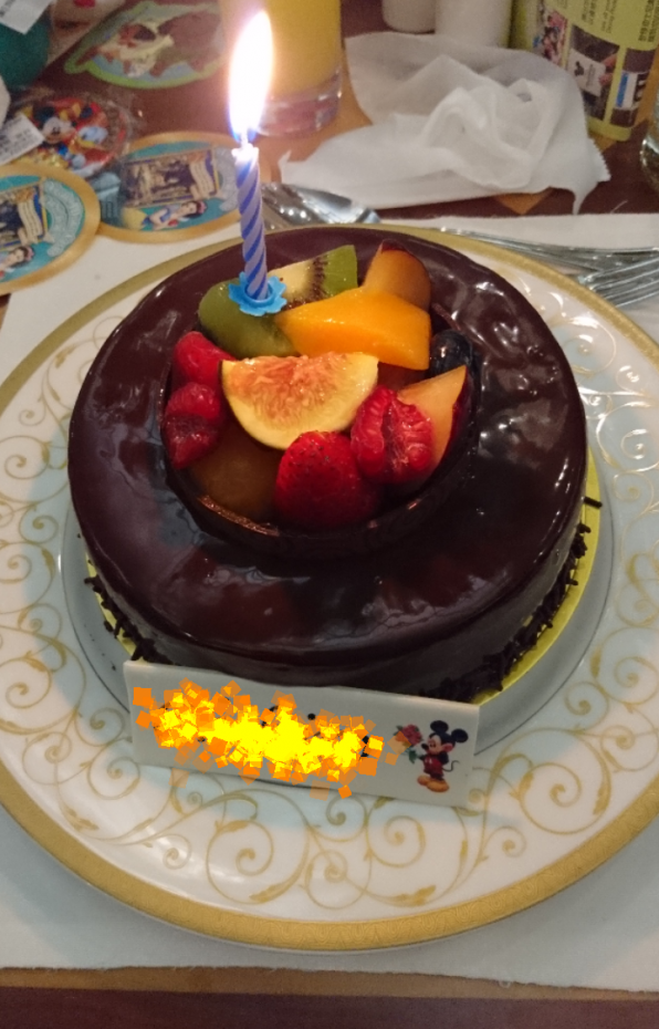 バースデー特典のケーキ🎂
食べきれなかったときは箱にいれてくれます♪