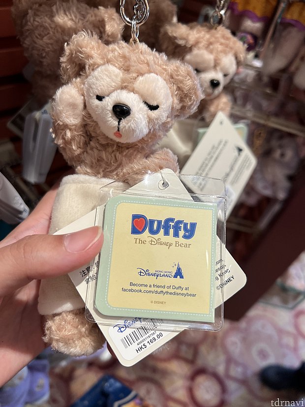 TDSと違ってどの店にもダッフィー＆フレンズグッズがありました（香港）