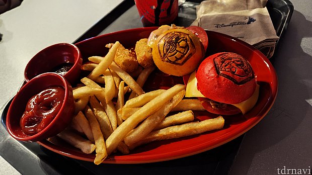 米国老舗 F.B. Rogersのライオン足とライナー付 バターディッシュ 新しくなったMARVELのハンバーガー | スターライナー・ダイナー（香港）