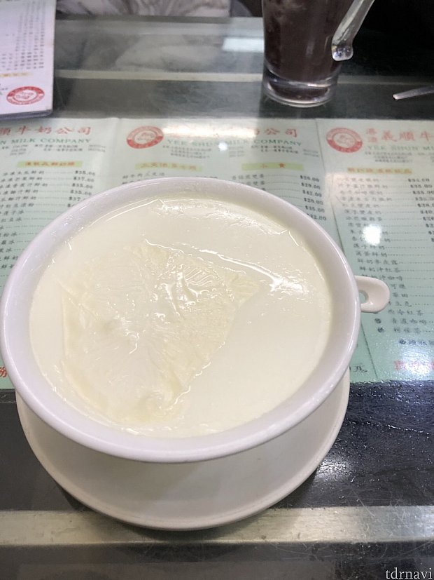 香港名物港澳義順牛奶公司の牛乳プリンも少し歩きますが徒歩圏内。