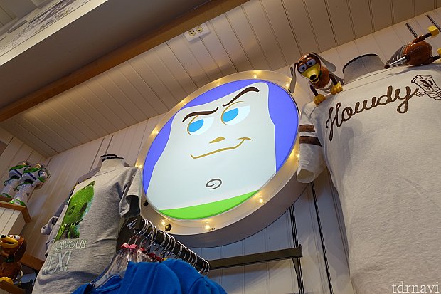 バズライトイヤーも。