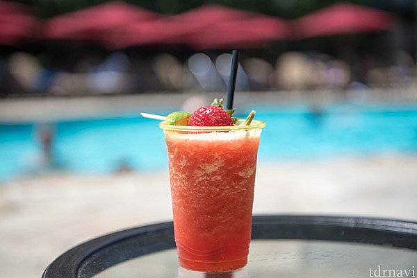 ストロベリー・マルガリータを飲んで、至福のひとときです。
$12.93でした。