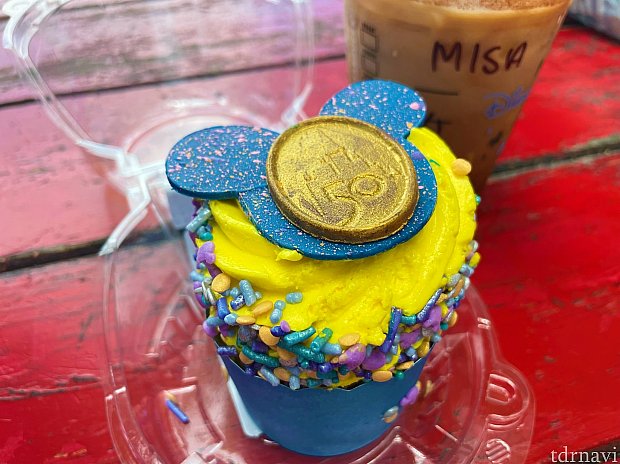 50周年記念カップケーキありまーす クリーチャー コンフォート フロリダ