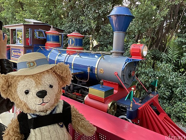 ついに復活！香港ディズニーランド鉄道でのんびりパーク1周