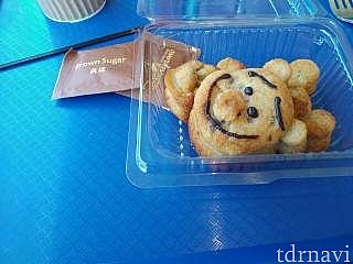 軽食レストランの「ミッキーフレンズ・バナナケーキ」