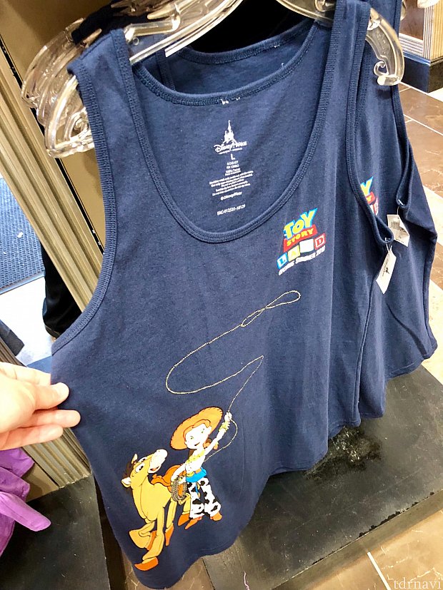 大人用タンクトップ。$29.99