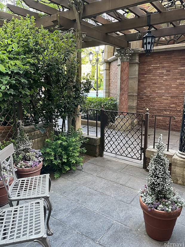 お庭付きのお部屋パラッツォパティオルーム泊 東京ディズニーシー ホテルミラコスタ