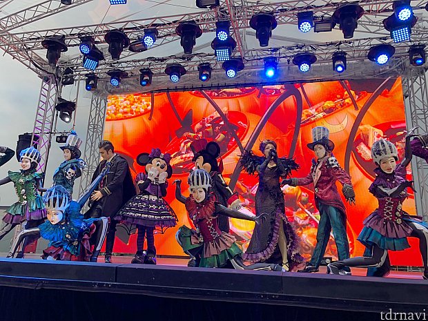 みんなでダンス!ダンサーさんは衣装替え