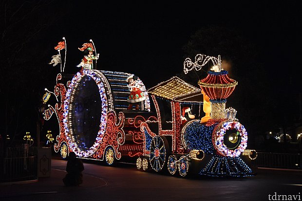 クリスマスバージョンのエレクトリカルパレード・ドリームライツ