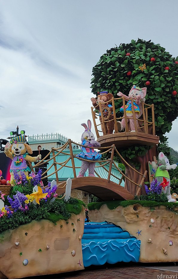 香港ディズニーランド　20周年パレード　フレンドタスティック！フロートフィギュア 香港ディズニーランド ・リゾート「最高にマジカルなパーティー